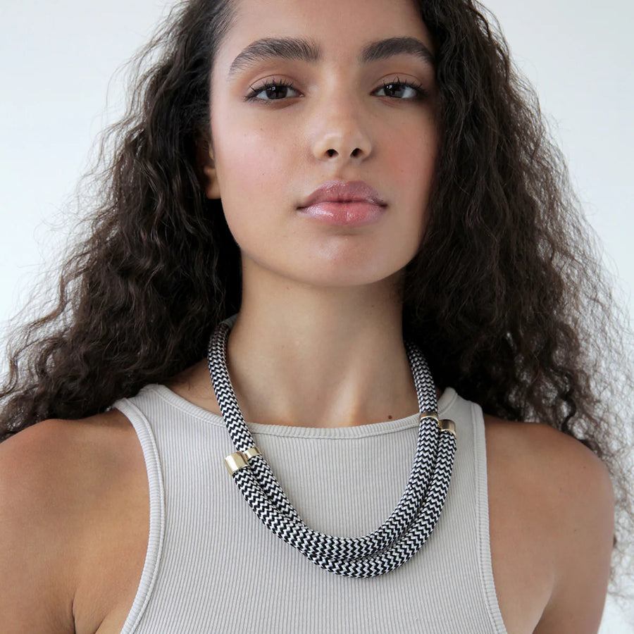 Pichulik: Wrap Necklace